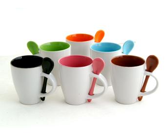 Coffee mug with spoon